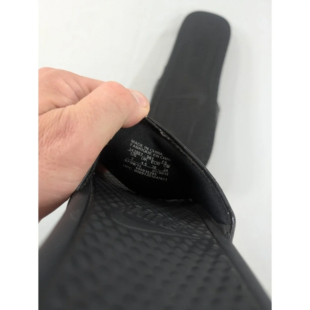 Nike Women's Benassi JDI slide sandals  7 Excellent